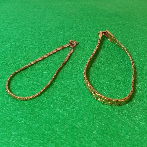 Gold tone bracelets (2) - Picture 1 of 6